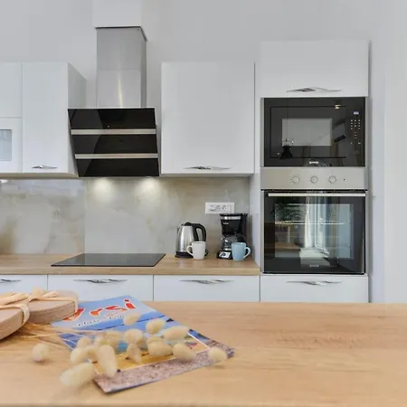 Vila Modern&spacious Four Bedroom With Swimming Pool - Regina Ae1444 Vrsi