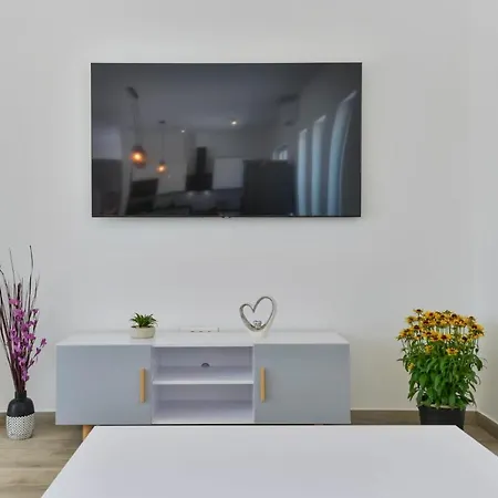 Modern&spacious Four Bedroom With Swimming Pool - Regina Ae1444 Vila *