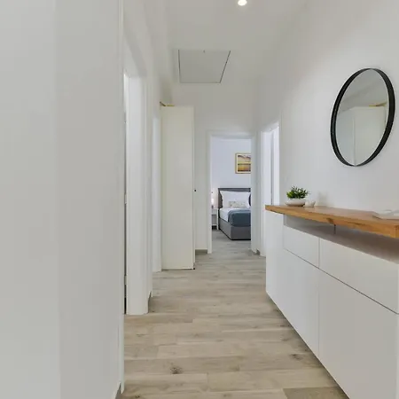 Modern&spacious Four Bedroom With Swimming Pool - Regina Ae1444 Vila *
